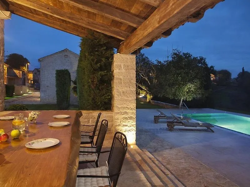 Villa Castela Vela Traba