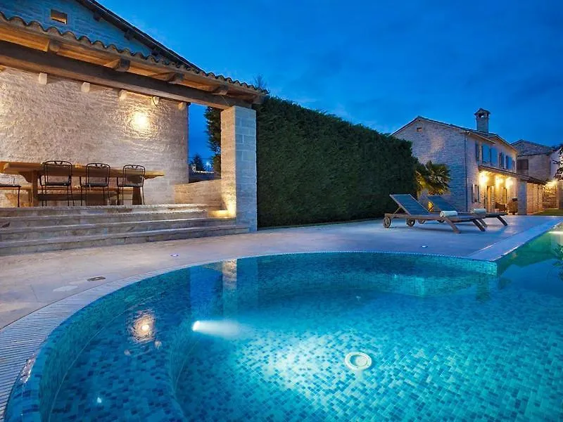 Villa Castela Vela Traba