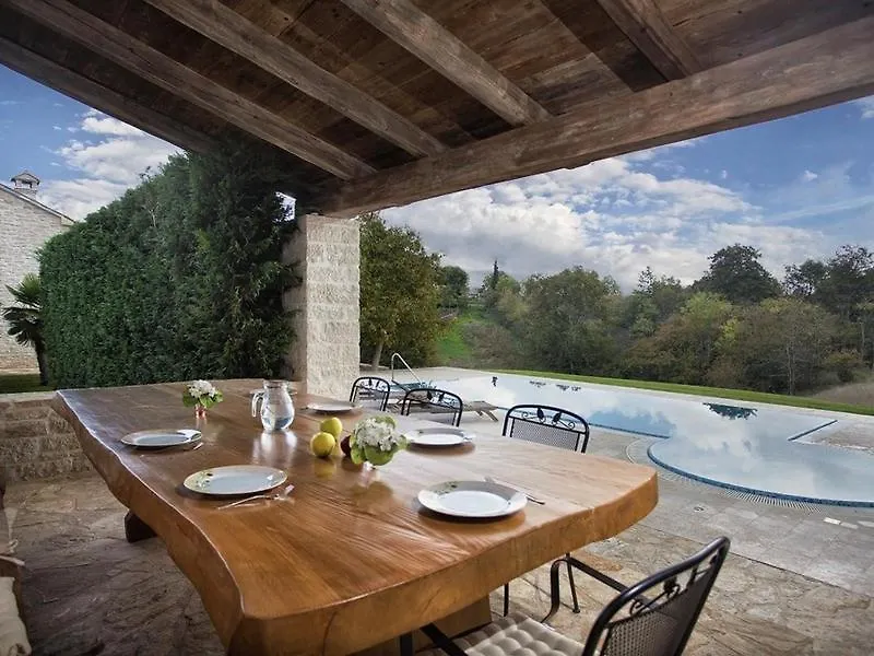 Villa Castela Vela Traba